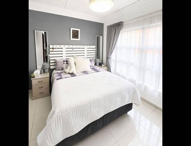 3 BEDROOM TOWNHOUSE FOR SALE IN EVELEIGH